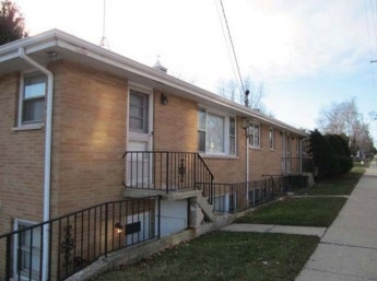 2901-2095 Elisha Ave in Zion, IL - Building Photo