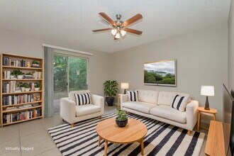 8723 Morrison Oaks Ct in Tampa, FL - Building Photo - Building Photo