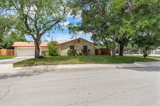 5703 Gabor Dr
