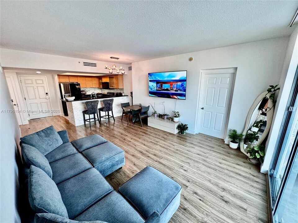 140 S Dixie Hwy in Hollywood, FL - Building Photo