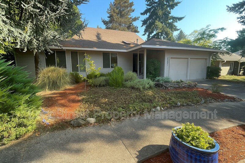 5510 NW Innisbrook Pl in Portland, OR - Building Photo
