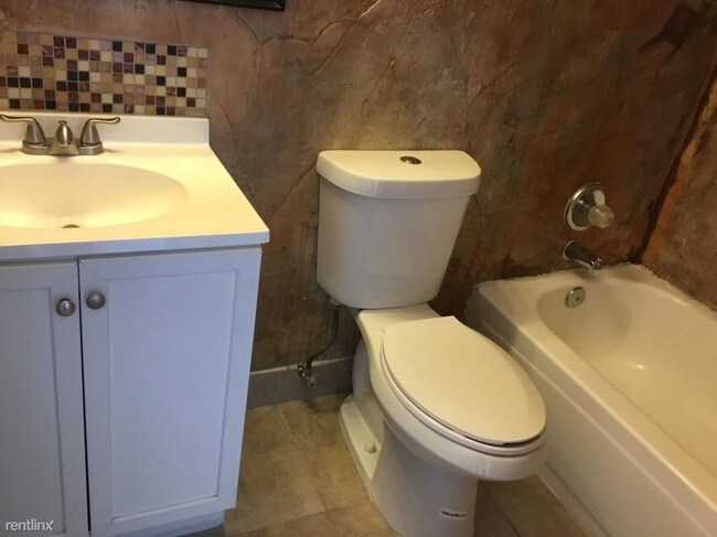 699 NE 86th St-Unit -# 699UNIT1 in Miami, FL - Building Photo - Building Photo