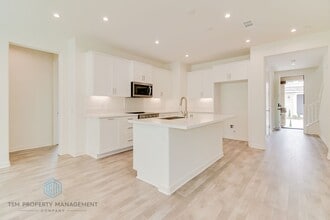 16076 Jaegar Ln in Fontana, CA - Building Photo - Building Photo