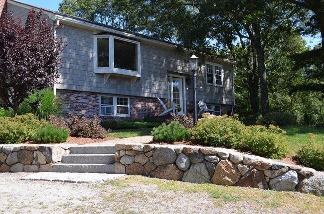 251 Cutler Rd in Hamilton, MA - Building Photo - Building Photo