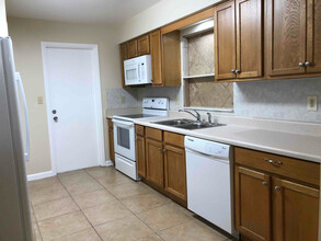 202 Punta Alta Ct in Lehigh Acres, FL - Building Photo - Building Photo