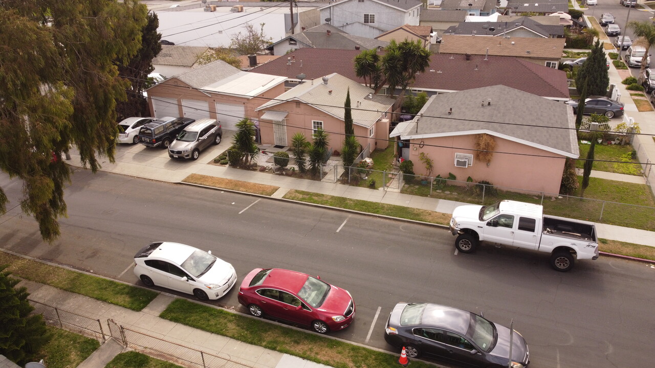 5922 Gardenia Ave in Long Beach, CA - Building Photo