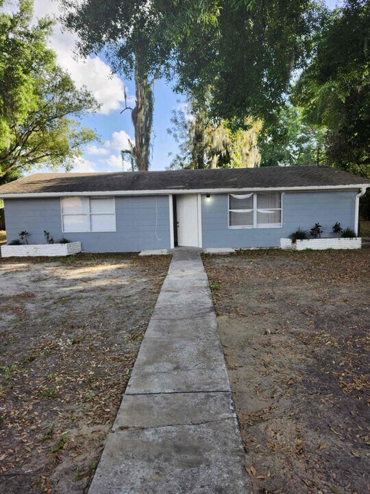 1335 E Bay St in Bartow, FL - Building Photo