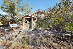 904 Arno St SE in Albuquerque, NM - Building Photo
