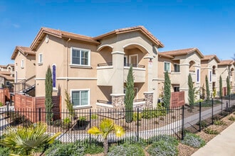 Heritage Landing Apartments in Chico, CA - Building Photo - Building Photo