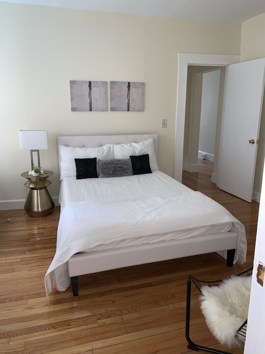 27 Forest St, Unit 1 in Cambridge, MA - Foto de edificio