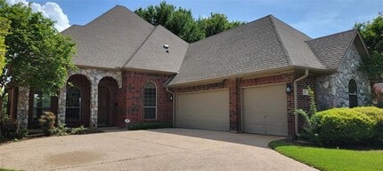 856 Merion Dr in Burleson, TX - Building Photo - Building Photo