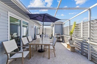 3300 Loveland Blvd in Port Charlotte, FL - Foto de edificio - Building Photo