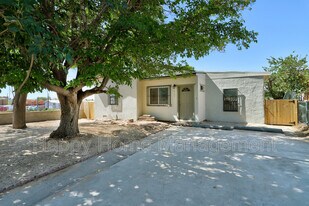 1721 Wilmoore Dr SE in Albuquerque, NM - Building Photo