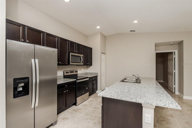 3241 Hall Rd SE in Palm Bay, FL - Building Photo - Building Photo
