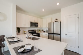 Woodsdale Landing in Wesley Chapel, FL - Foto de edificio - Building Photo