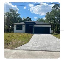 1597 Kerman St in North Port, FL - Building Photo
