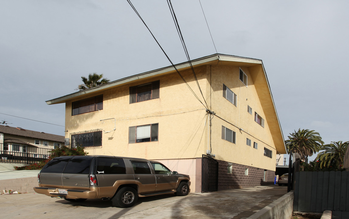 3050-3058 B St in San Diego, CA - Building Photo