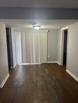 225 W McDowell Rd in Jackson, MS - Building Photo