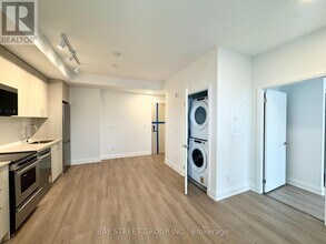 3250 Carding Mill Trail in Oakville, ON - Building Photo - Building Photo