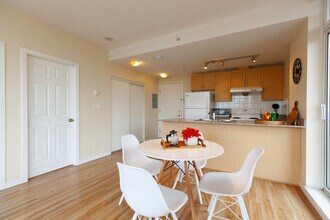 6133 Buswell St in Richmond, BC - Building Photo - Building Photo