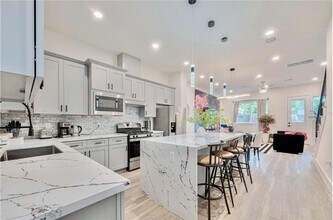 2909 Nagle St in Houston, TX - Building Photo - Building Photo