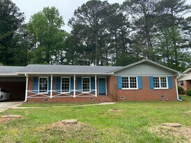542 N Hairston Rd in Stone Mountain, GA - Building Photo