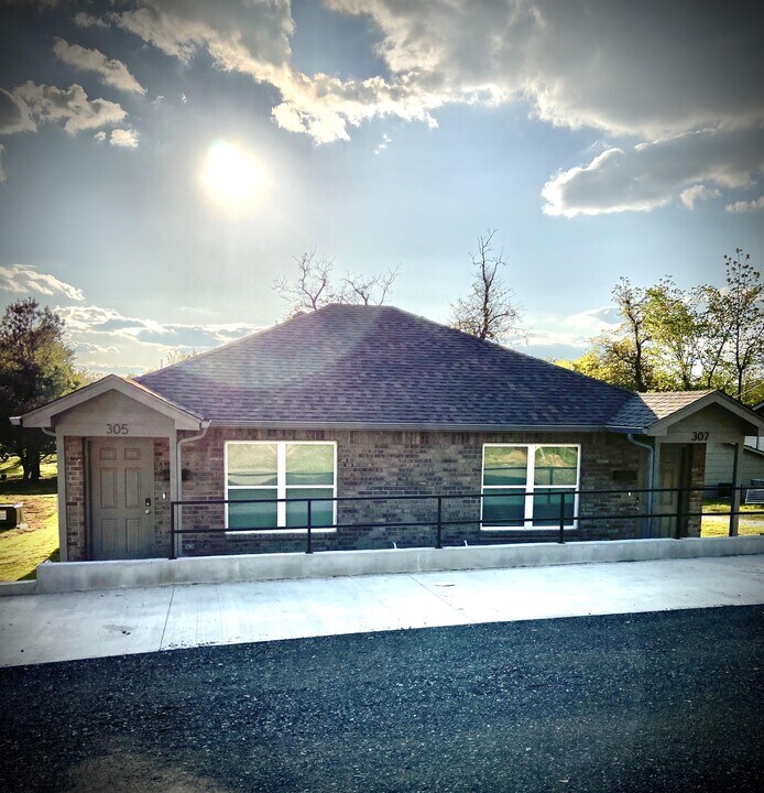 307 N Franklin Ave in Sand Springs, OK - Building Photo