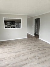 62 Woodland St in New Britain, CT - Building Photo - Building Photo