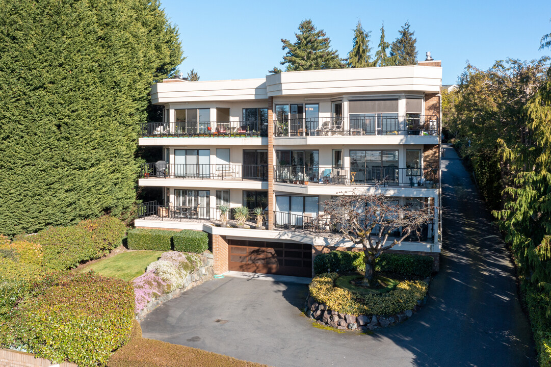 6436 Lake Washington Blvd NE in Kirkland, WA - Building Photo