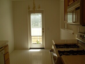 1390 Callejon Palacios in Chula Vista, CA - Building Photo - Building Photo