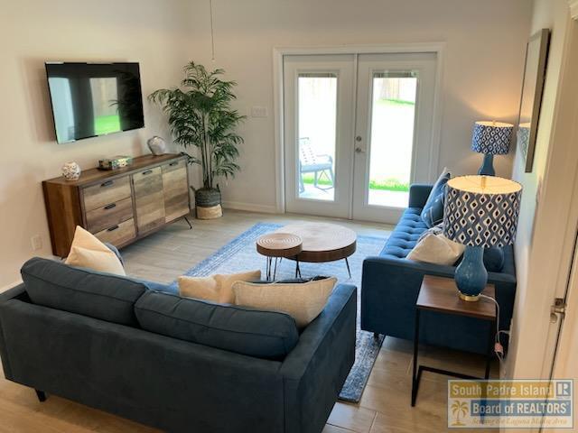 15 S Bay Hill Dr in Port Isabel, TX - Building Photo