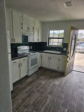 4933 Franzetta St in Laredo, TX - Building Photo - Building Photo