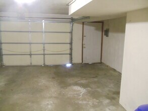 5807 Garrett Ln, Unit apt 2 in Rockford, IL - Building Photo - Building Photo