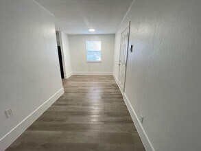 754 Date Palm Dr in West Palm Beach, FL - Building Photo - Building Photo