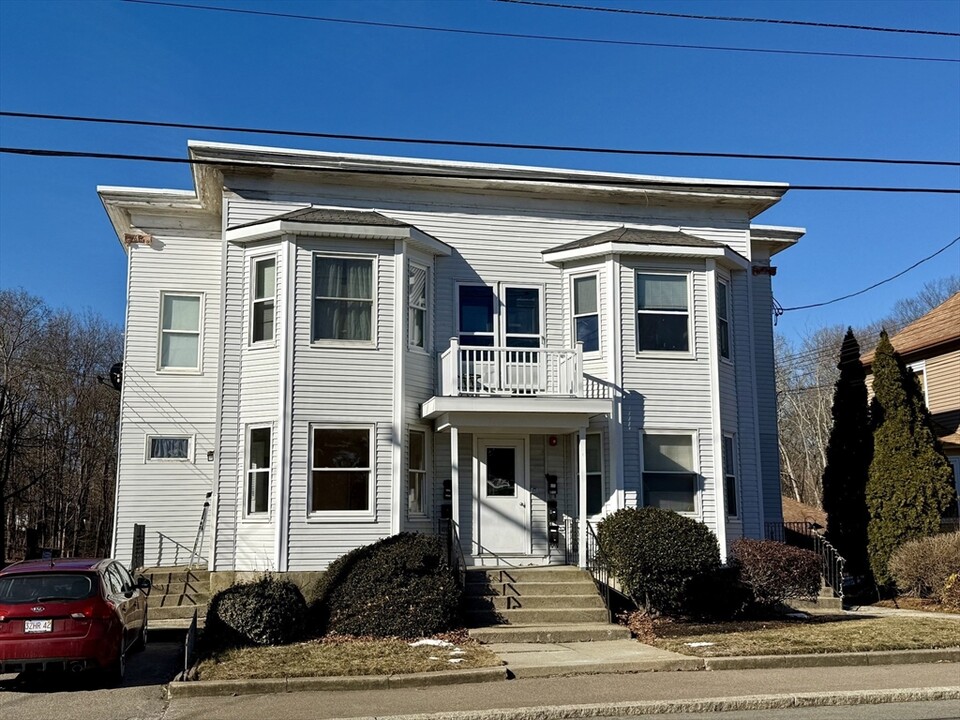 346 Broadway in North Attleboro, MA - Building Photo