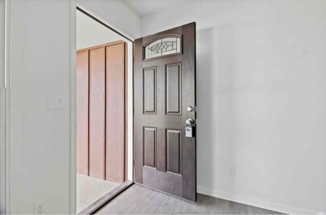 604 S 10th St in Gas City, IN - Foto de edificio - Building Photo