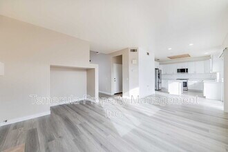 42061 Orange Blossom Dr in Temecula, CA - Building Photo - Building Photo