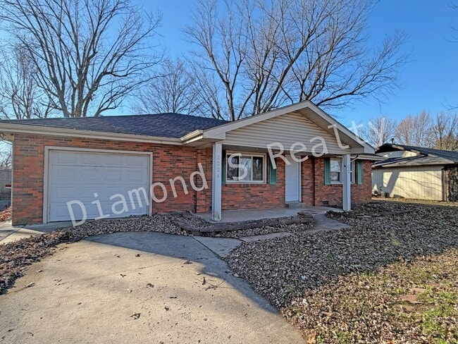 2224 W Village Ln in Springfield, MO - Building Photo - Building Photo
