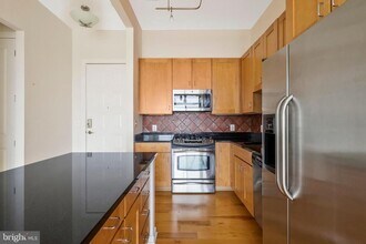 2200 N Westmoreland St in Arlington, VA - Foto de edificio - Building Photo