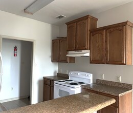 2201 E Travis St, Unit #104 in Laredo, TX - Building Photo - Building Photo