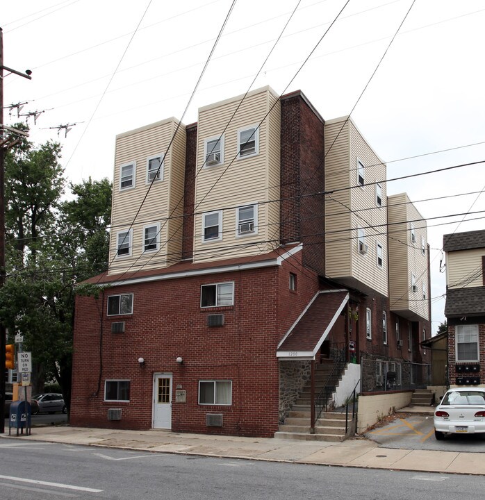 1200 E 9th St in Eddystone, PA - Foto de edificio