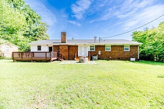 2911 Wicker St in Sanford, NC - Building Photo - Building Photo