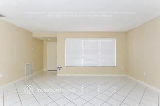 9394 NW 19th Pl in Sunrise, FL - Building Photo - Building Photo