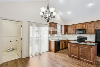 11712-11714 E Crestwood St in Wichita, KS - Building Photo - Building Photo