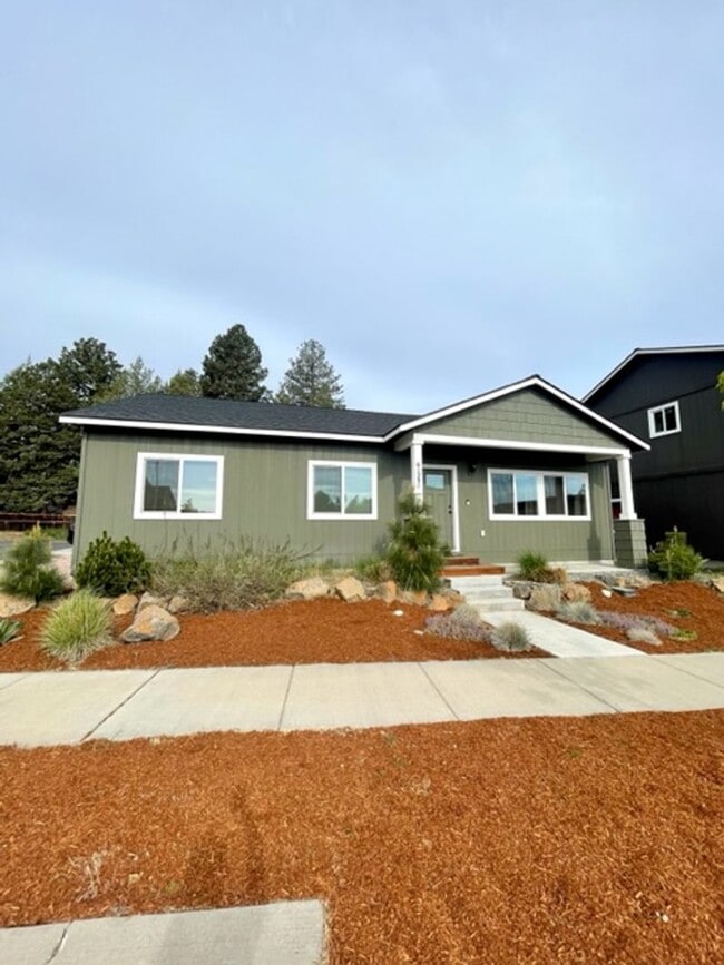 61351 SE Kobe St in Bend, OR - Building Photo - Building Photo