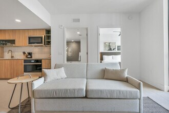 601 NE 1st Ave in Miami, FL - Building Photo - Building Photo