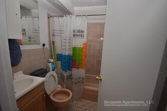 226 Parker Hill Ave, Unit 4 in Boston, MA - Building Photo - Building Photo