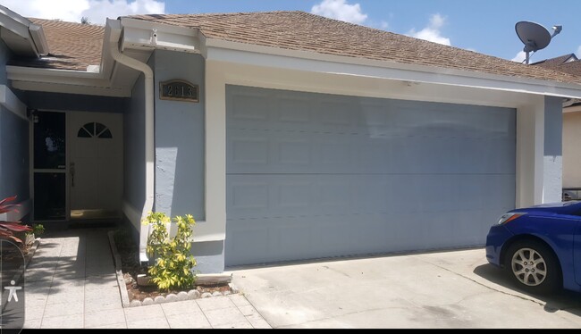 2613 Liz Ln in Kissimmee, FL - Building Photo - Building Photo