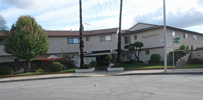 Tradewind Apartments in Covina, CA - Building Photo - Building Photo