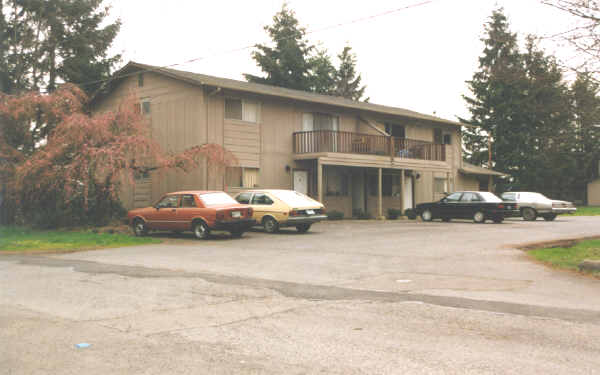 Durham Court in Portland, OR - Foto de edificio - Building Photo